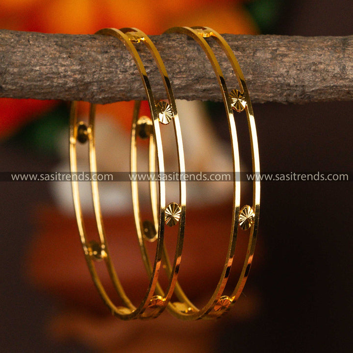 Micro gold-plated bangles with detailed sunburst engravings for a luminous effect