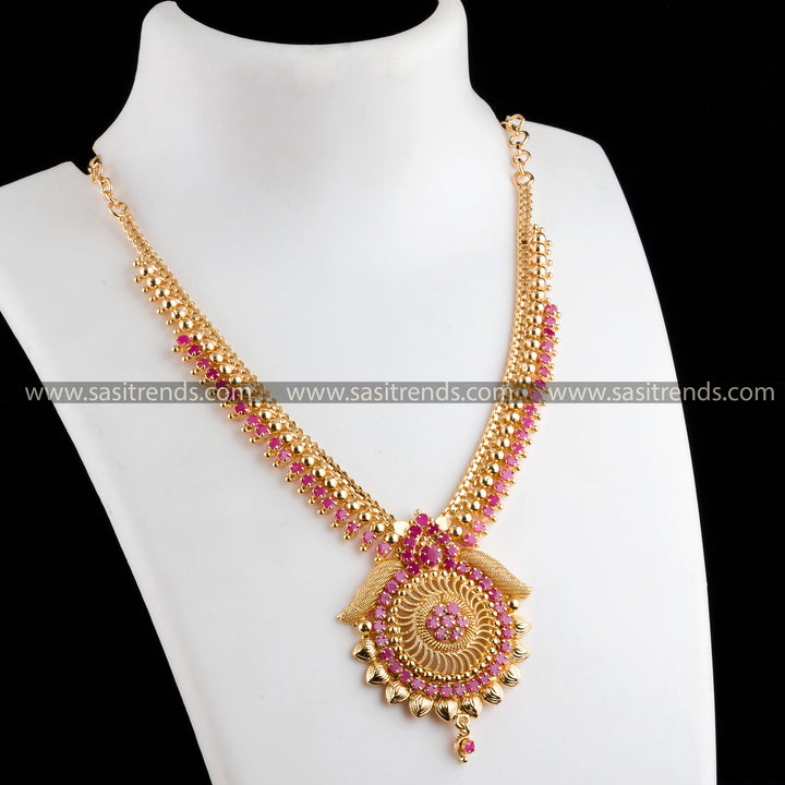 Sasitrends Exquisite Flower-Design Microgold-Plated Necklace Jewellery Set with AD stones