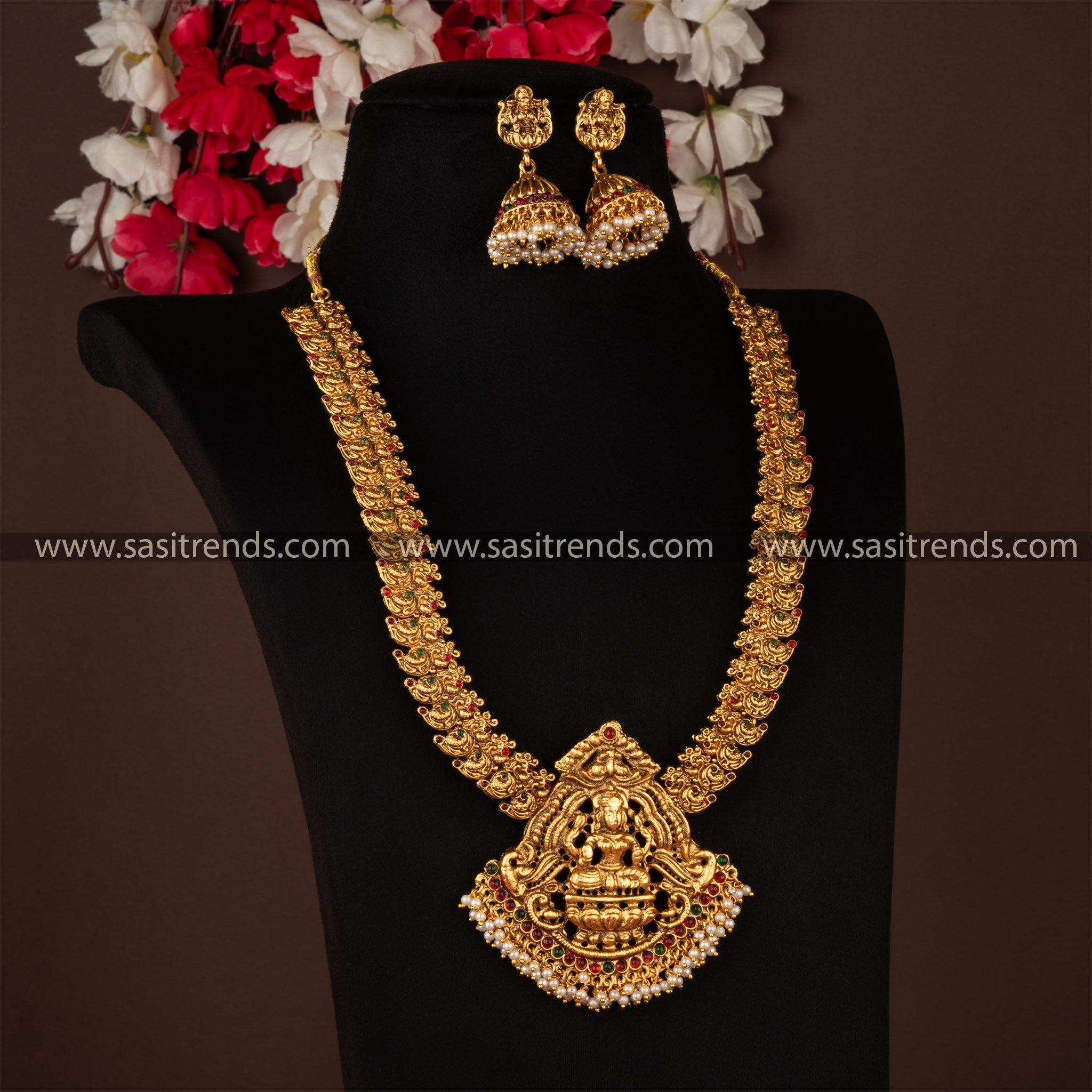 Elegant Lakshmi Temple Necklace Jewellery Set with Jhumka