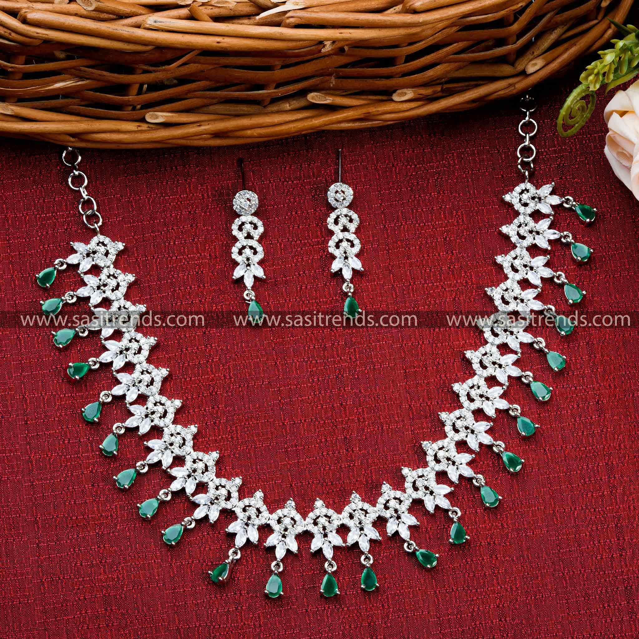 Shops Simple Floral Necklace Set in Rhodium