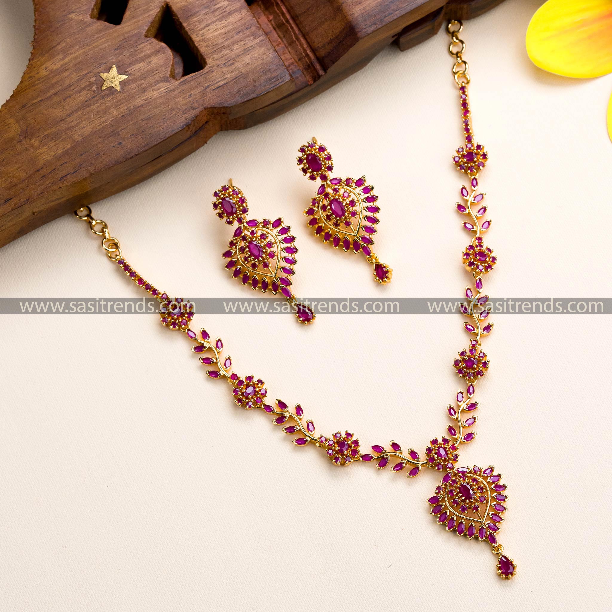 Traditional Micro Gold Plated Necklace Set with Floral Pendant and Earrings - Online Shopping