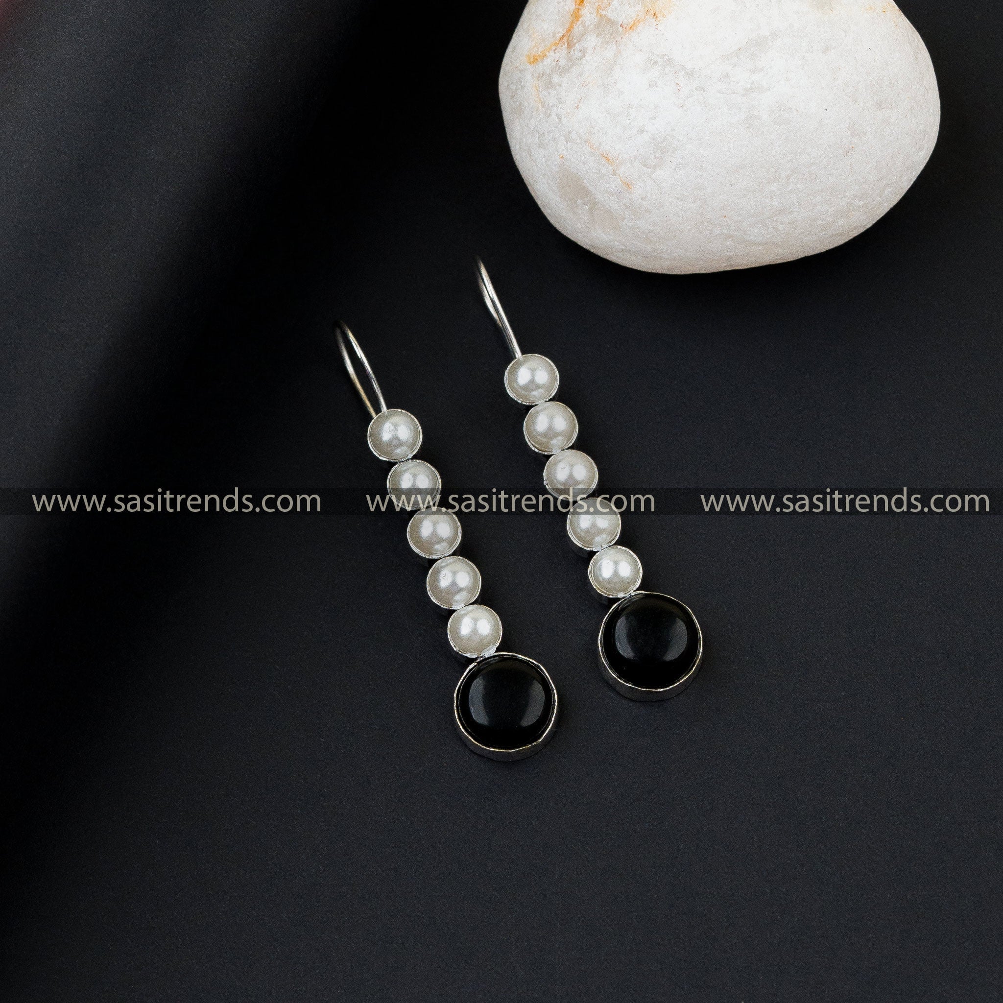 Pearl Earrings: Akoya, Tahitian, South Sea, Freshwater