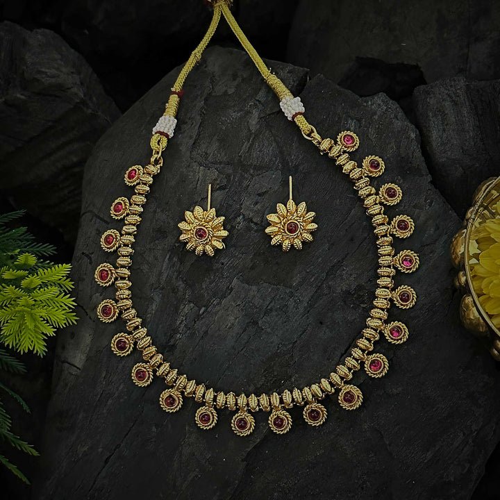 Antique Gold Plated Leaf and Floral Necklace Set with Premium Stones | Sasitrends