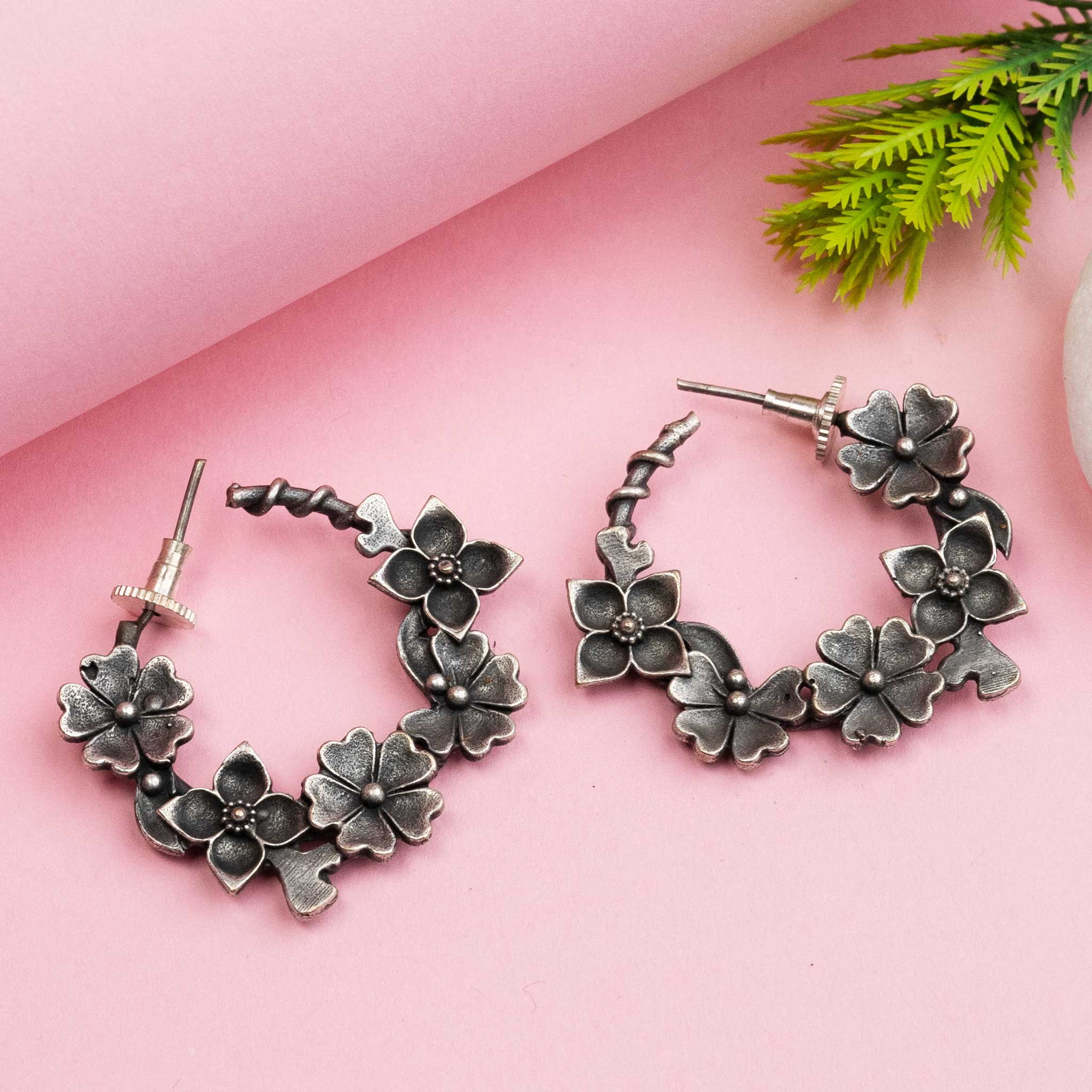 BLACK FLOWER SCREWBACK EARINGS 1 – Fashion Mantra Jewellary